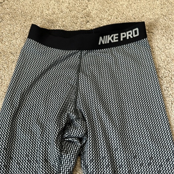 Nike Pro hyperwarm leggings striped S Dri-fit Black Gray White Activewear - Picture 5 of 7